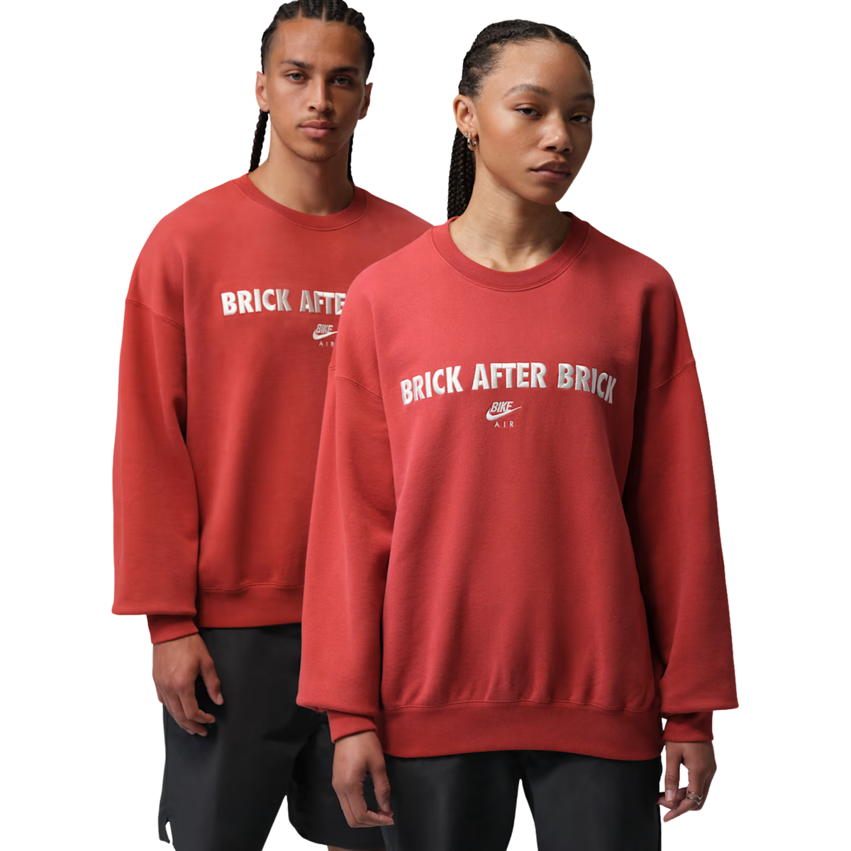 sweatshirt jordan bike air nigel sylvester rouge brique porté par homme et femme vue de face