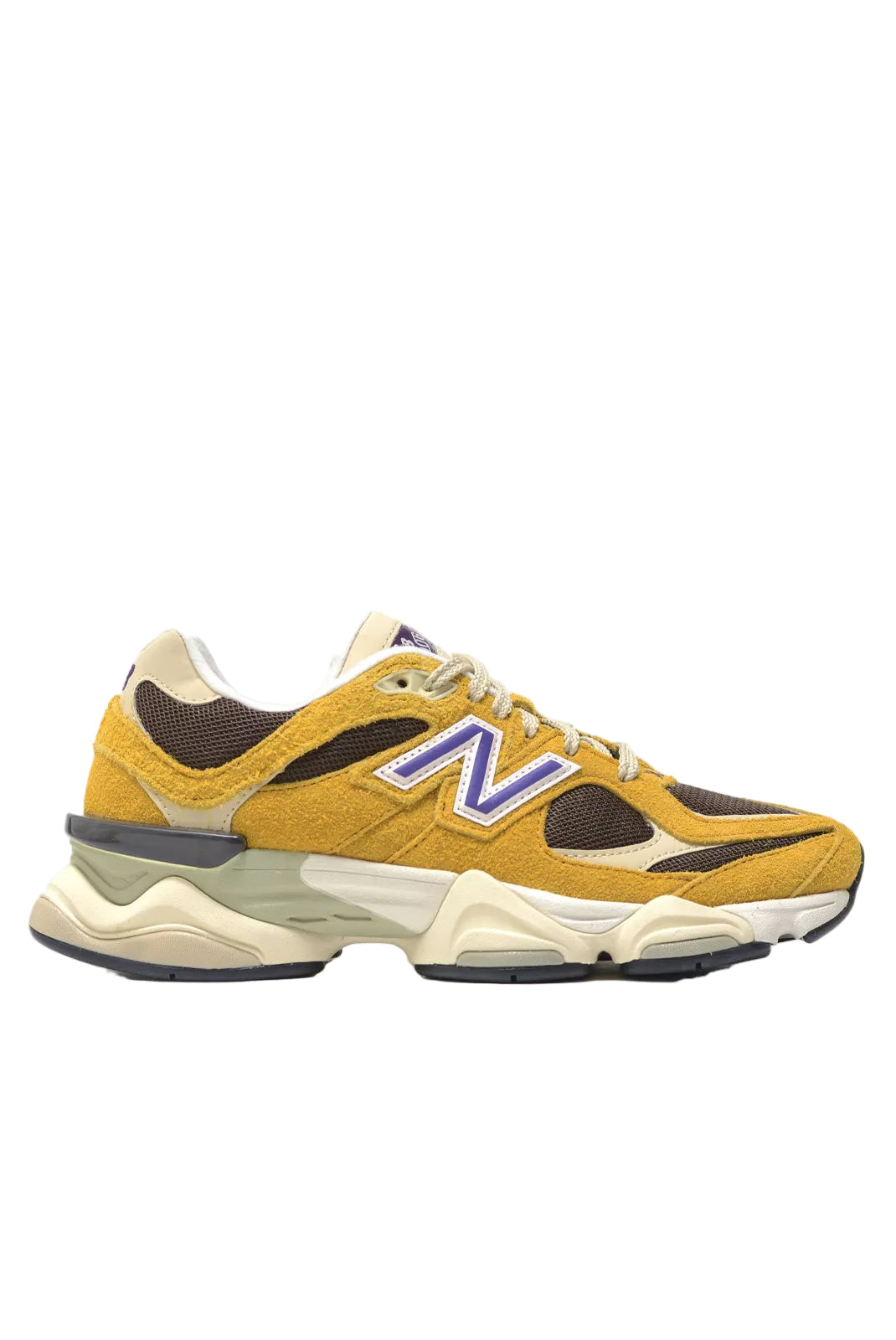 Vue latérale des New Balance 9060 Butterscotch