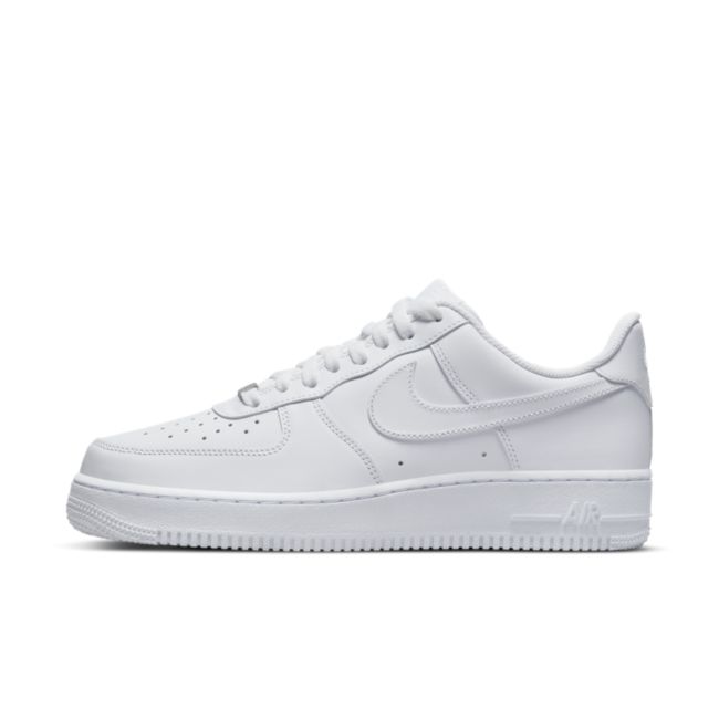 Nike Air Force 1 ’07 homme blanches vue de profil