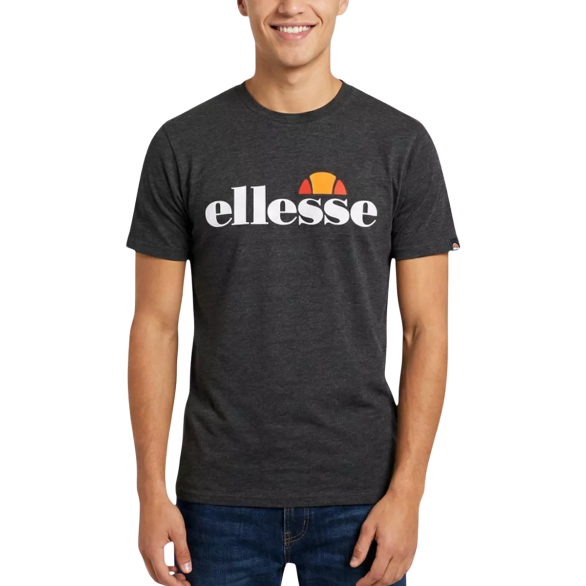 t-shirt ellesse homme noir big logo porté vue avant