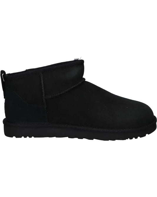 Bottes UGG Classic Ultra Mini homme noires vue de profil