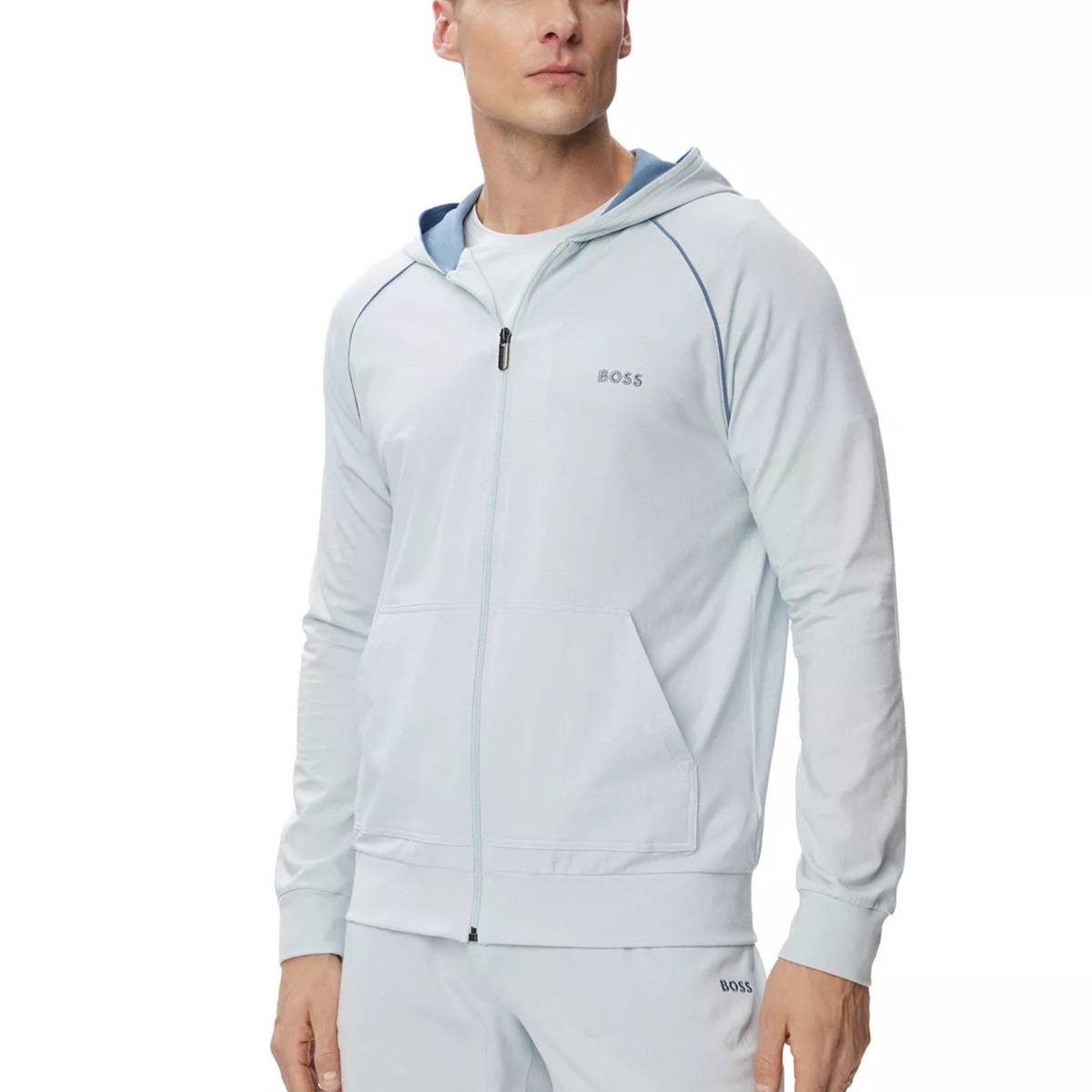 veste à capuche zippée hugo boss homme bleu clair avec logo brodé portée vue de face